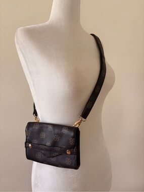 Vintage Avon Signature Collection Wallet Crossbody Mini Bag